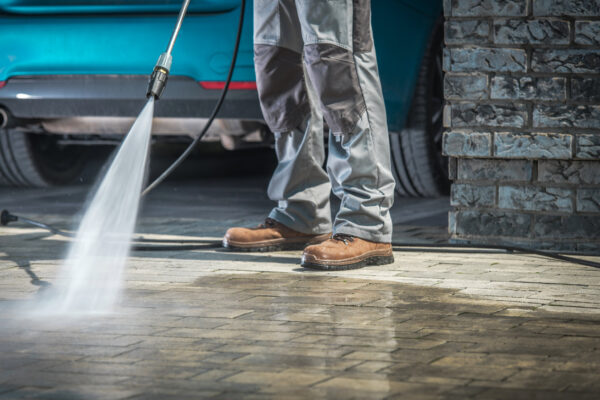 7 Secrets of hiring the best pressure washing company for your property