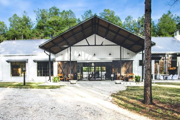 Are you looking for professional builders for your Barndominium?