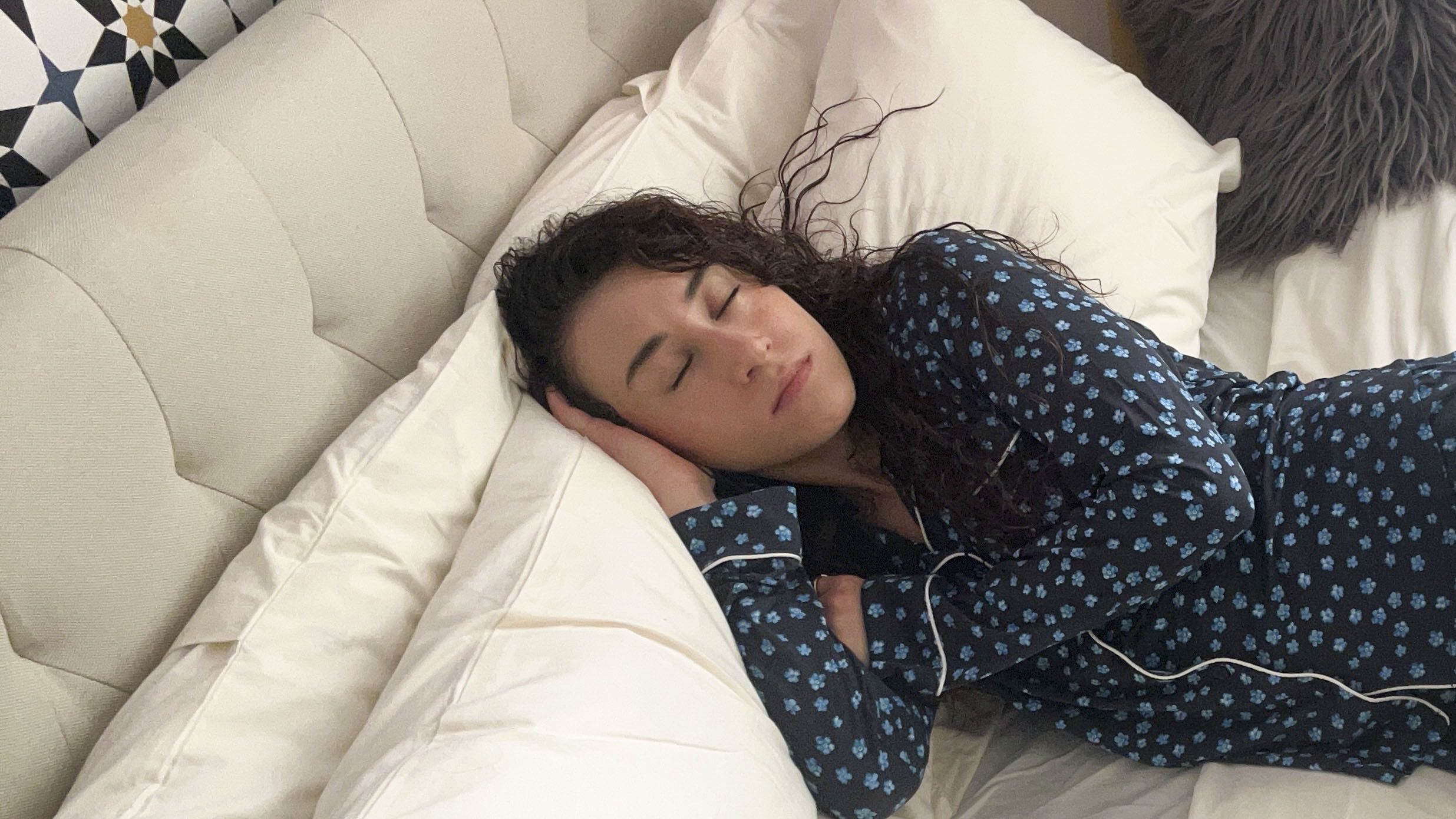 Enjoy Luxurious Sleep on a Modest Budget – Here’s What to Do