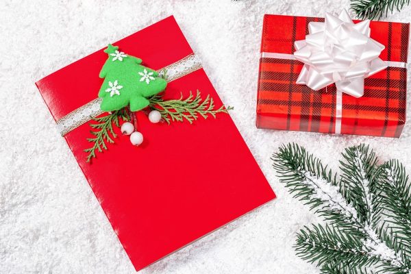 How do you efficiently use gift cards for memorable festive celebrations?