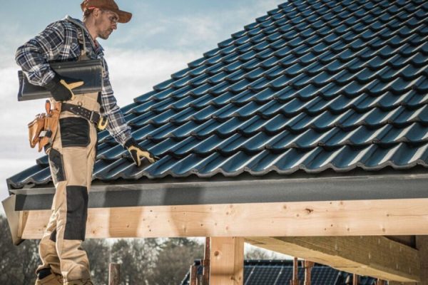 How to Maintain Your Roof: Seasonal Home Improvement Tips